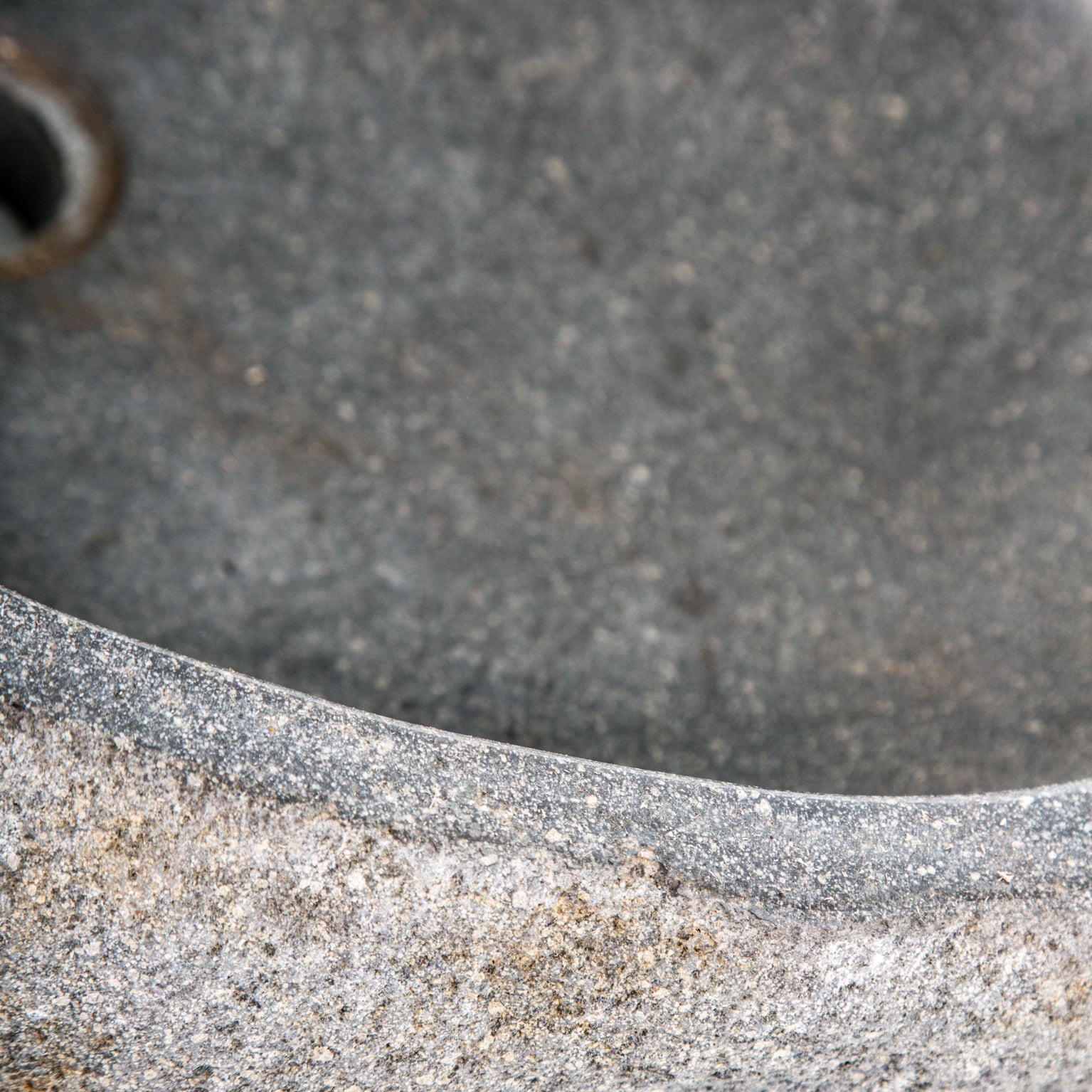 TAURO WASHBASIN